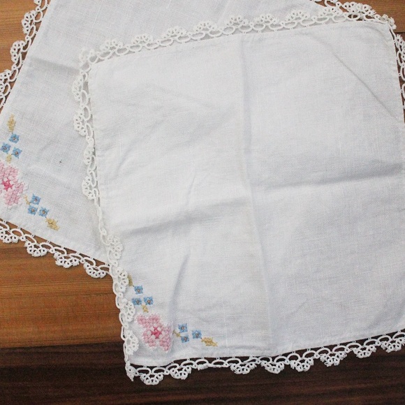 Vintage Other - 💕Vintage Handmade Floral Embroidered  L88